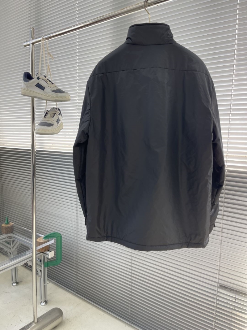Pra*a outwear
